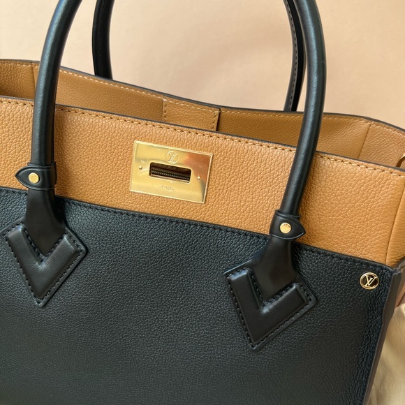 Brand new with box Louis Vuitton On My Side MM tote/crossbody/shoulder bag - Picture 10 of 10